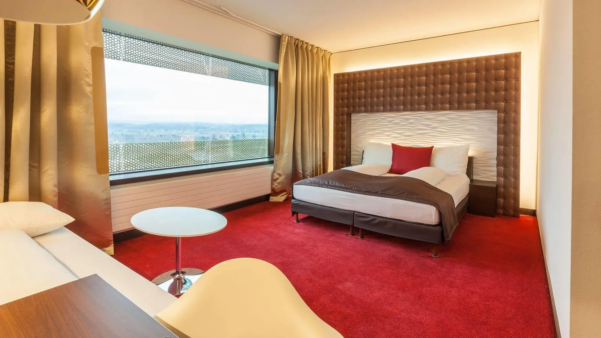 Airport Hotel Basel - Convenient & Friendly