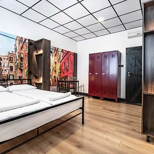  Hostel Vola Polska