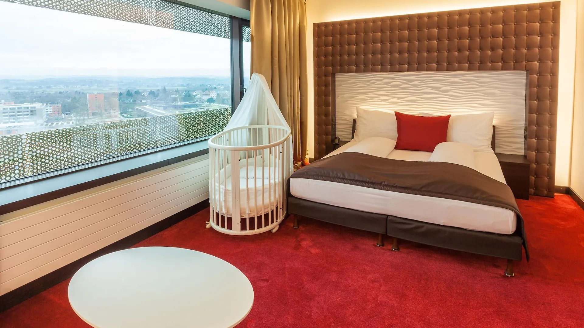 Airport Hotel Basel - Convenient & Friendly