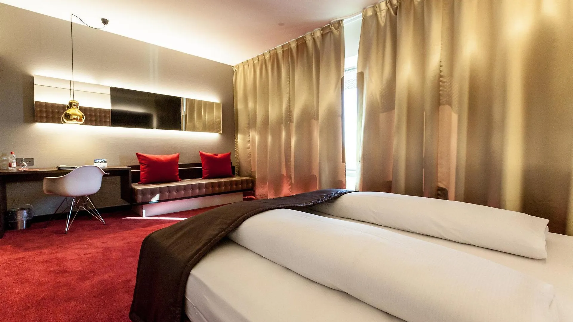 Airport Hotel Basel - Convenient & Friendly 3*,  İsviçre