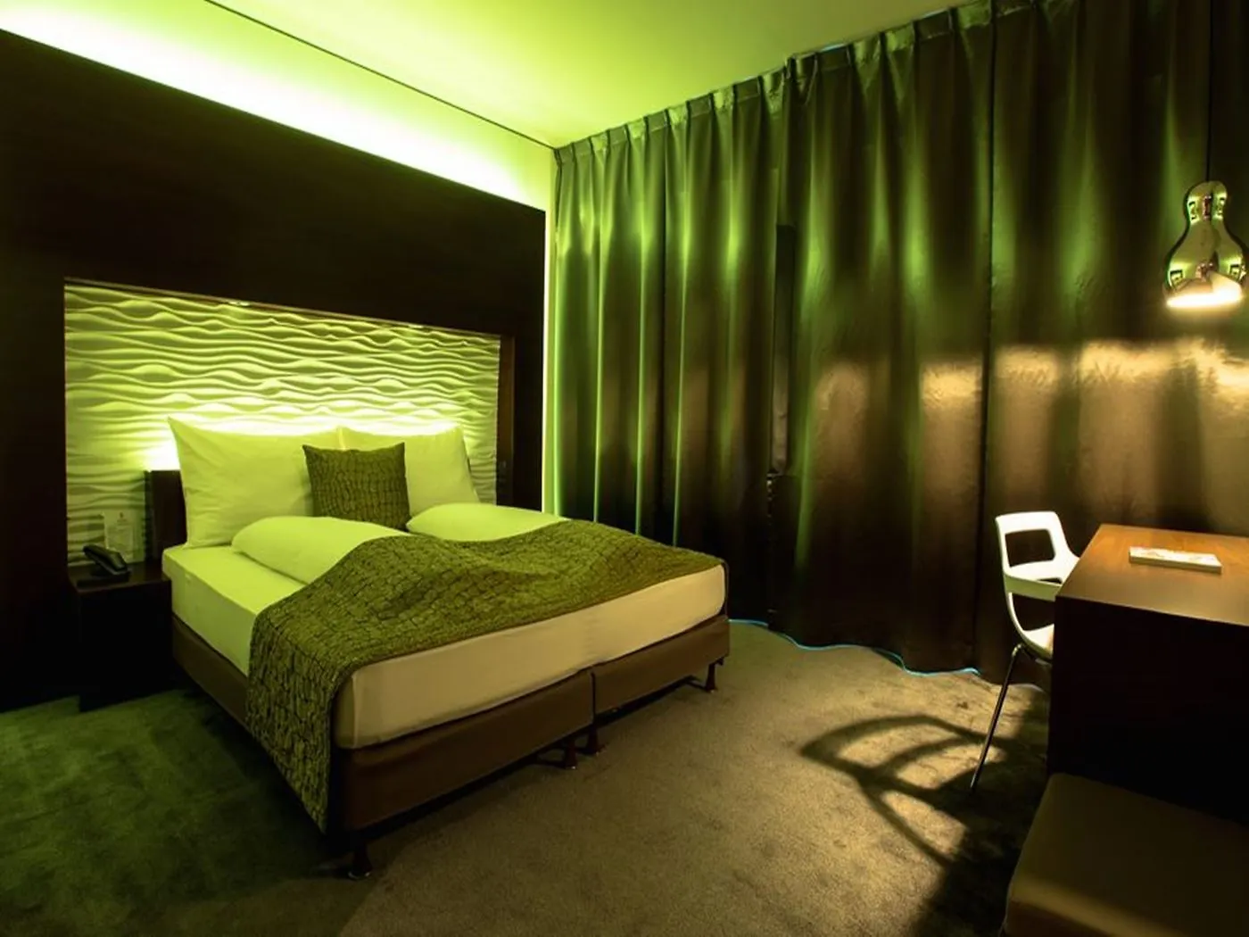 Airport Hotel Basel - Convenient & Friendly