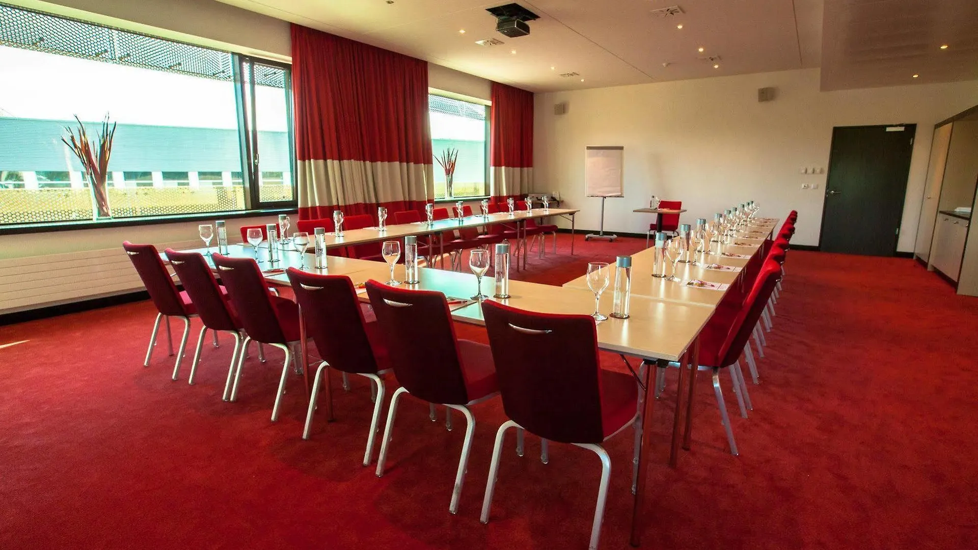 ***  Airport Hotel Basel - Convenient & Friendly İsviçre