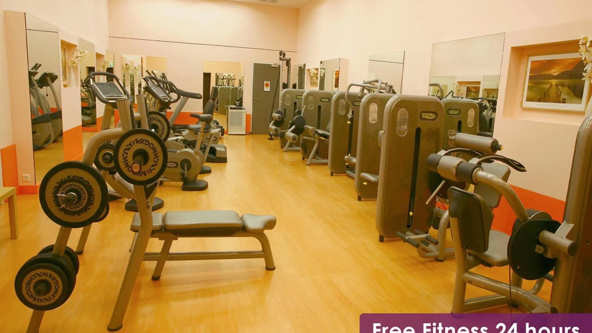 Airport Hotel Basel - Convenient & Friendly