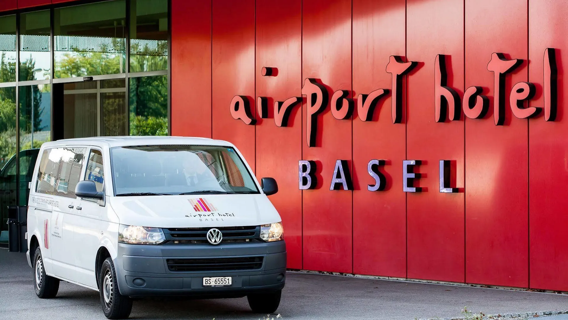 Airport Hotel Basel - Convenient & Friendly